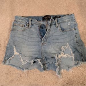 Kendall & Kylie Destructed Light Wash Short